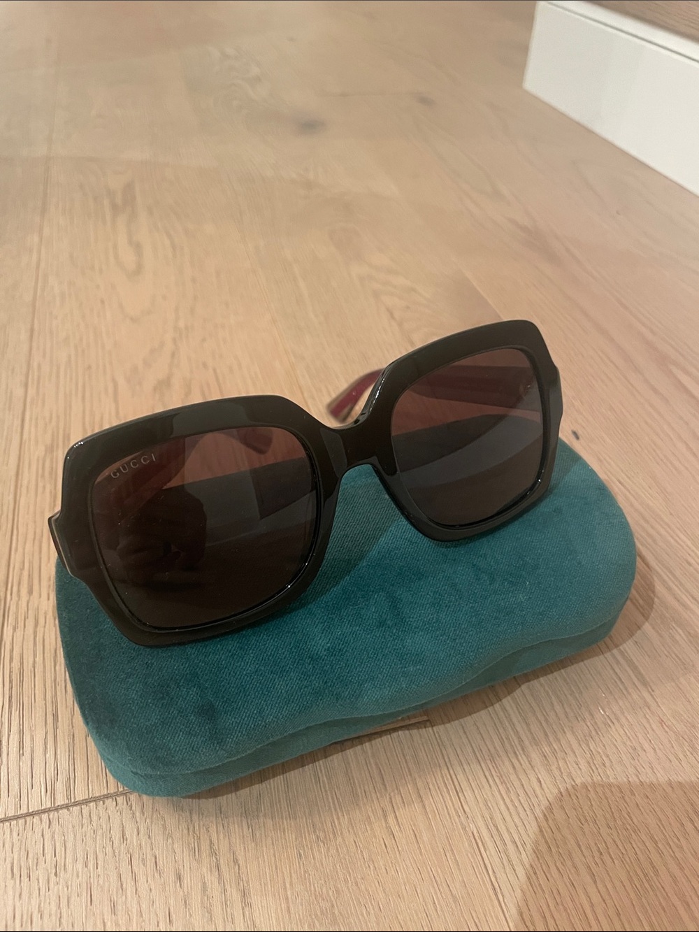 Gucci Women’s Black and Brown Oversized Square Sunglasses with glitter arms